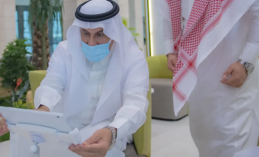 معالي رئيس الجامعة يفتتح توسعة المكتبة المركزية ويدشن مشروع المكتبات الذكية - ]U,M