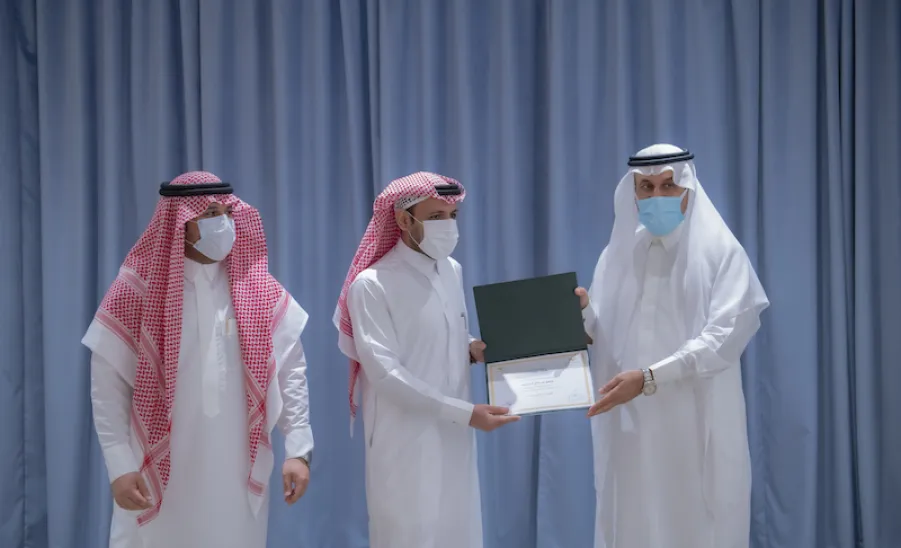 معالي رئيس الجامعة يفتتح توسعة المكتبة المركزية ويدشن مشروع المكتبات الذكية - ]U,M