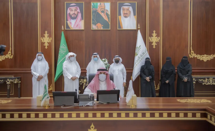 معالي رئيس الجامعة يفتتح توسعة المكتبة المركزية ويدشن مشروع المكتبات الذكية - ]U,M