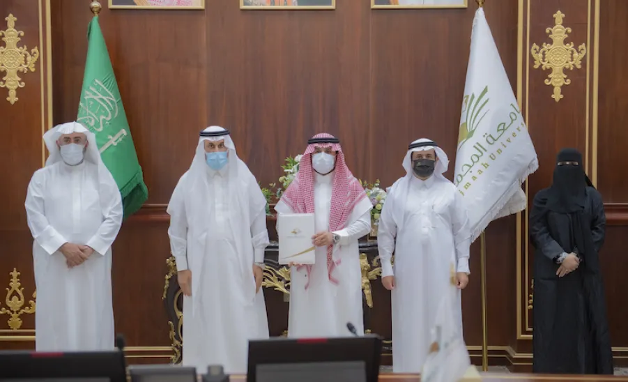 معالي رئيس الجامعة يفتتح توسعة المكتبة المركزية ويدشن مشروع المكتبات الذكية - ]U,M