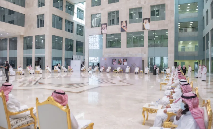 وسط إجراءات احترازية وباتباع التعليمات الوقائية : الجامعة تقيم حفل المعايدة السنوي لعيد الفطر المبارك -  an