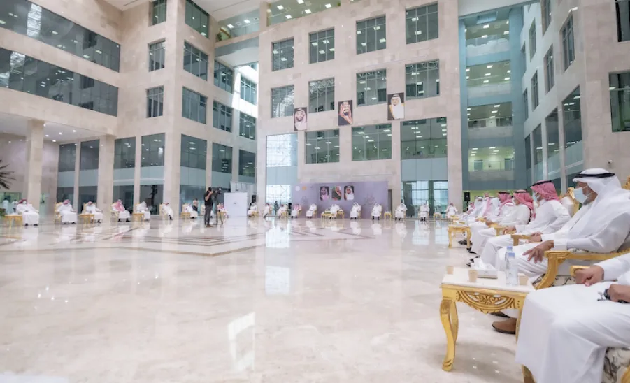 وسط إجراءات احترازية وباتباع التعليمات الوقائية : الجامعة تقيم حفل المعايدة السنوي لعيد الفطر المبارك -  am
