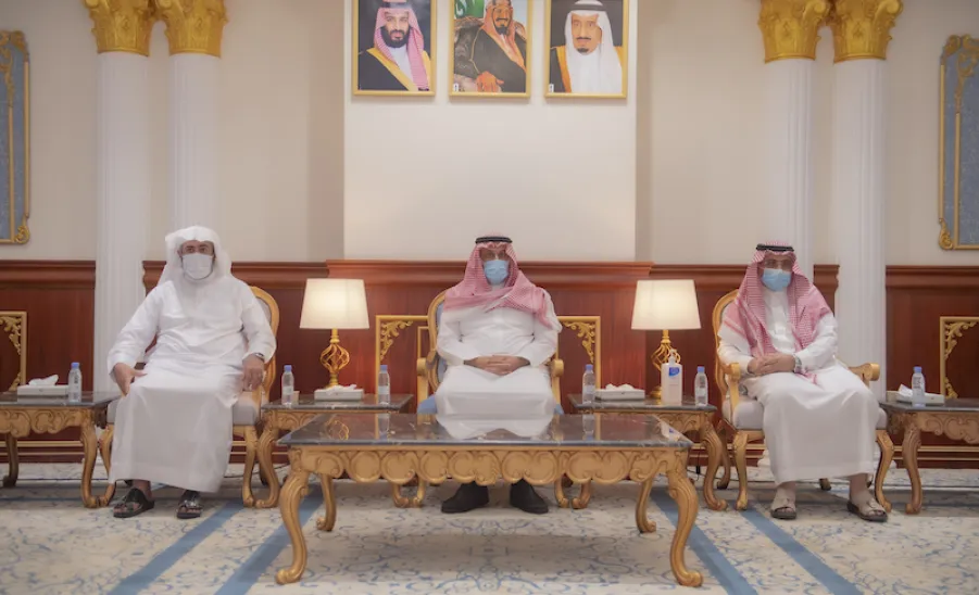 لتوقيع عقود جديدة لتنفيذ الدراسة التقويمية لعدد من البرامج الأكاديمية : وفدٌ من مستشاري المركز الوطني للتقويم والاعتماد الأكاديمي يزورون الجامعة  - الجامعة