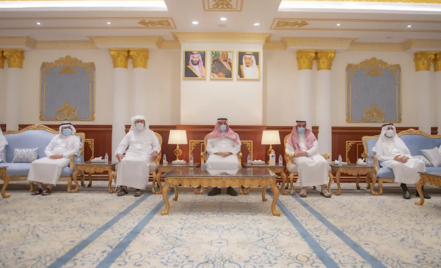 لتوقيع عقود جديدة لتنفيذ الدراسة التقويمية لعدد من البرامج الأكاديمية : وفدٌ من مستشاري المركز الوطني للتقويم والاعتماد الأكاديمي يزورون الجامعة  - الجامعة