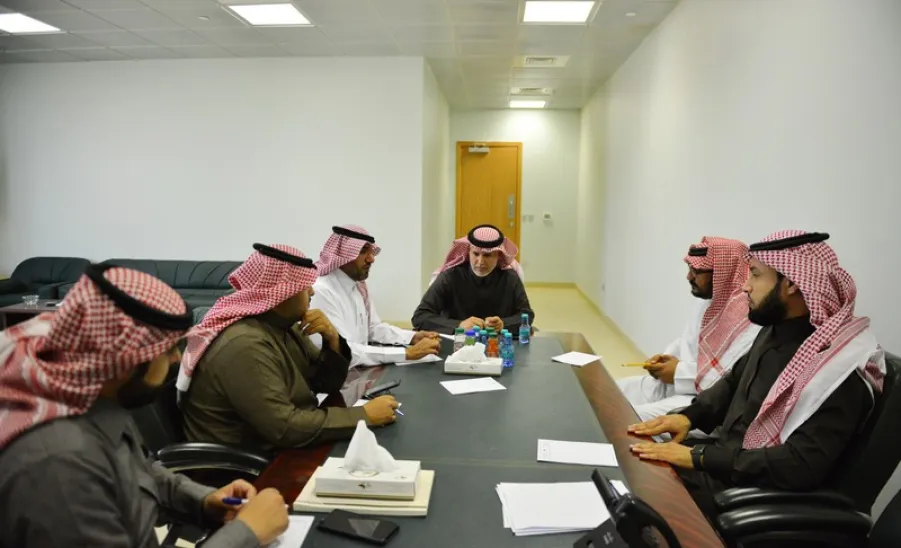 أمين لجنة التصنيفات الدولية يزور الإدارة العامة للعلاقات والإعلام الجامعي - اجتماع العلاقات