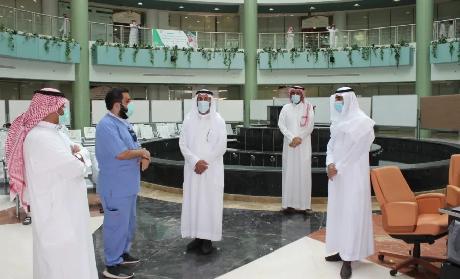 Vice-Rector for educational affairs visits College of Science in Zulfi -  وكيل الجامعة للشؤون التعليمية يزور كلية العلوم بالزلفي