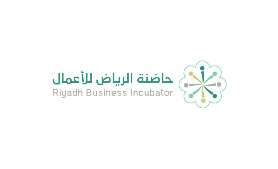 الجامعة تدعو طلابها وخريجيها للتسجيل في برنامج حاضنة الرياض للأعمال وتشجعهم على إنشاء مشاريع ريادية  - حاضنة الرياض