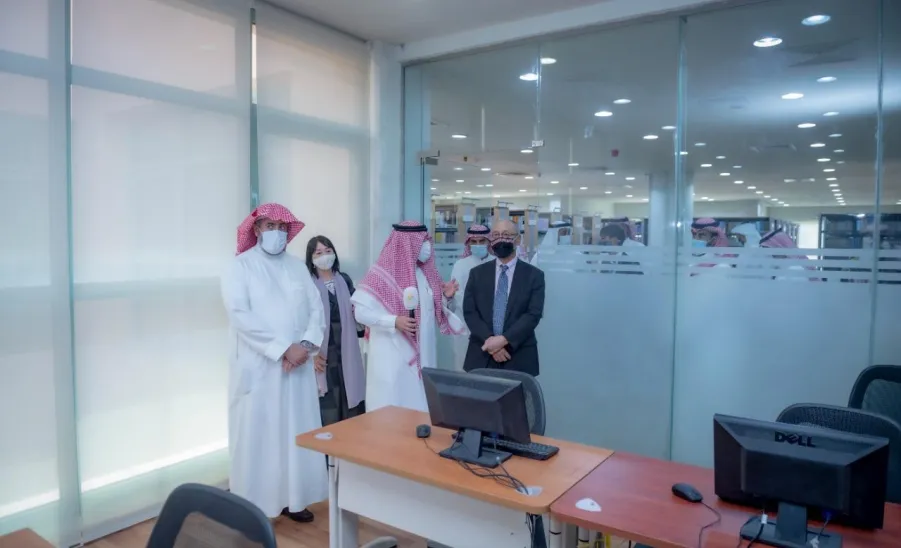 Japanese Ambassador to the Kingdom visit Central Library  - سعادة سفير دولة اليابان بالمملكة يزور المكتبة المركزية بعمادة شؤون المكتبات
