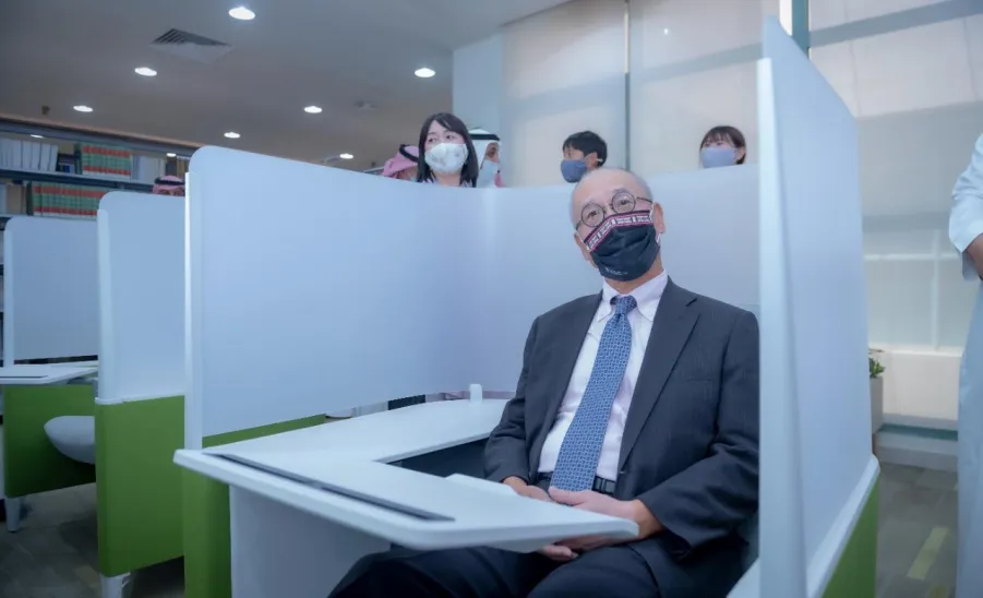 Japanese Ambassador to the Kingdom visit Central Library  - سعادة سفير دولة اليابان بالمملكة يزور المكتبة المركزية بعمادة شؤون المكتبات