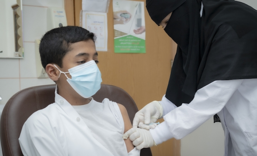 مبادرة تطعيم لقاح كورونا ( خذ الخطوة ) للفئة العمرية من 12 إلى 18 سنة في مركز جلاجل