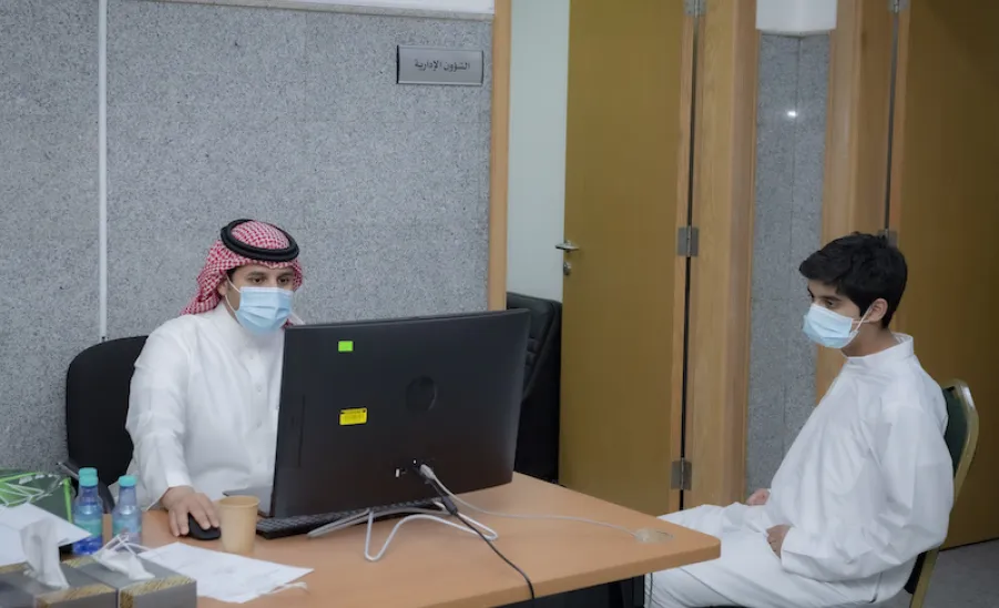 الجامعة تختتم مبادرة تطعيم لقاح كورونا ( خذ الخطوة ) للفئة العمرية من 12 إلى 18 سنة في مركز جلاجل - جامعة المجمعة