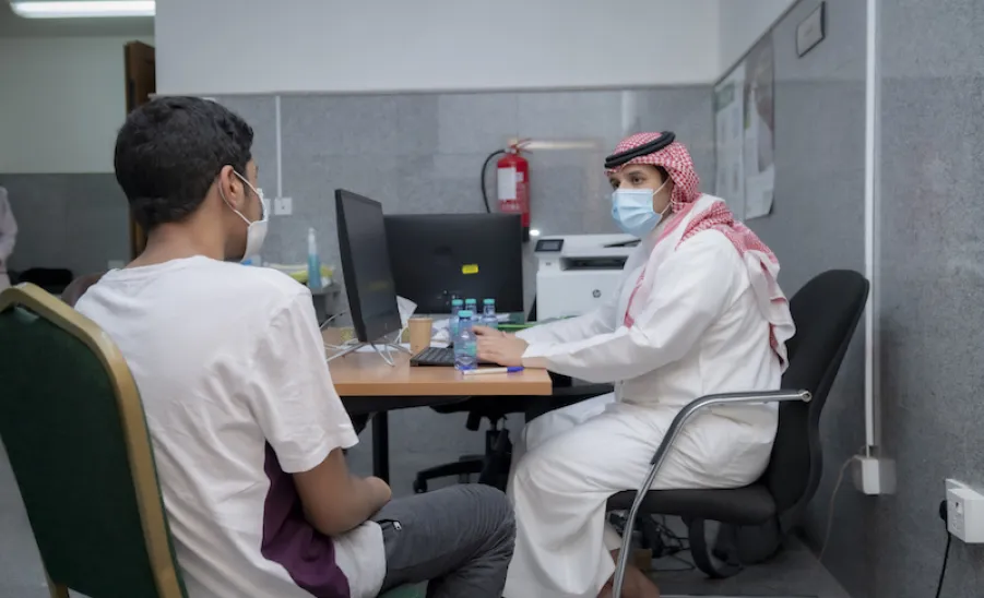 الجامعة تختتم مبادرة تطعيم لقاح كورونا ( خذ الخطوة ) للفئة العمرية من 12 إلى 18 سنة في مركز جلاجل - جامعة المجمعة