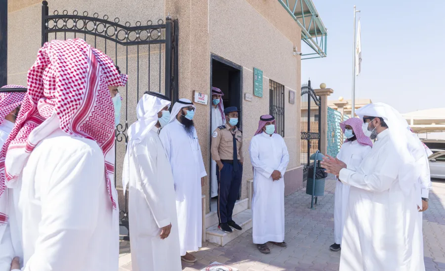 A Tour of inspection by vice-rector to College of Science and Humanities in Hawtat Sudair
 -  وكيل الجامعة يتفقد كلية العلوم والدراسات الإنسانية بحوطة سدير