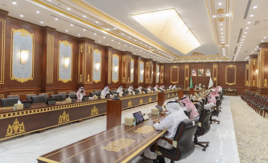 برئاسة رئيس الجامعة : انعقاد الجلسة الأولى لمجلس الجامعة للعام الجامعي ١٤٤٣هـ - جامعة المجمعة