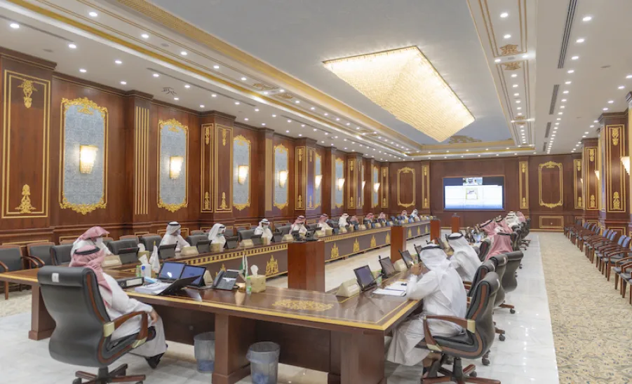 برئاسة رئيس الجامعة : انعقاد الجلسة الأولى لمجلس الجامعة للعام الجامعي ١٤٤٣هـ - جامعة المجمعة