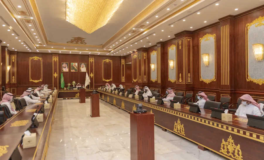  رئيس الجامعة يفتتح الجلسة الأولى للمجلس العلمي لعام ١٤٤٣ هـ - جامعة المجمعة