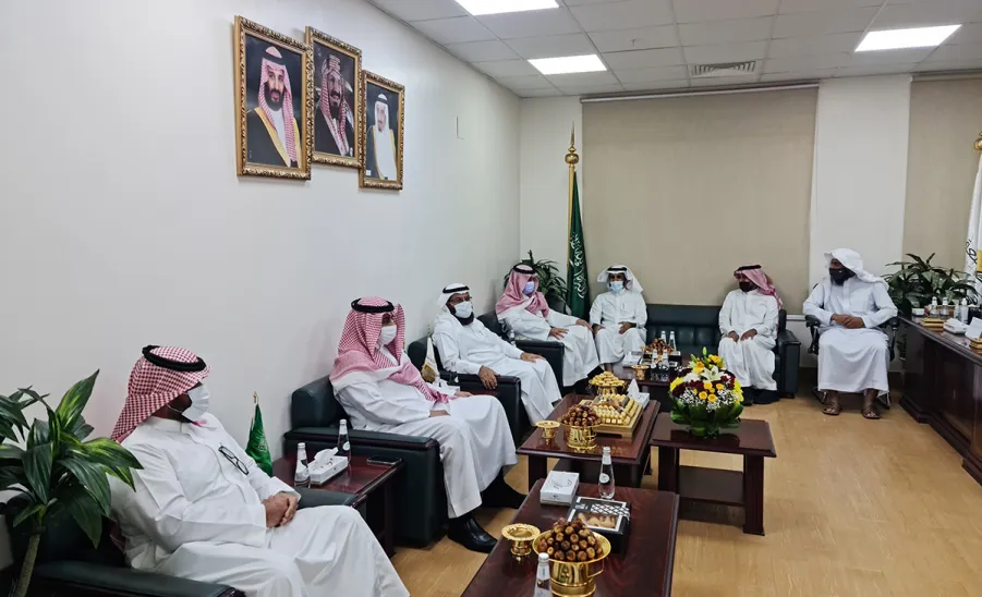 رئيس الجامعة يزور كلية العلوم والدراسات الإنسانية بالغاط - جامعة المجمعة