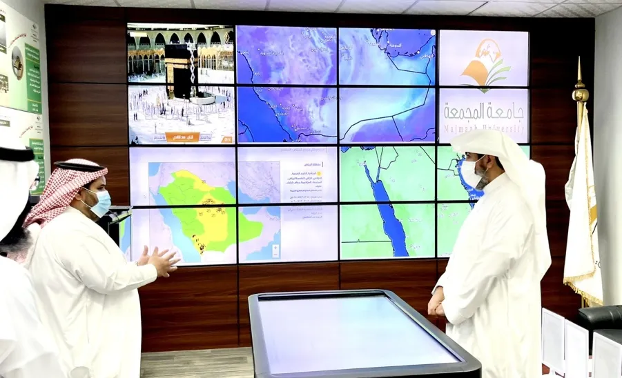 وكيل الجامعة يفتتح الحملة التوعوية لتأهيل سفراء التوعية من سائقي الحافلات -  وكيل الجامعة يفتتح الحملة التوعوية لتأهيل سفراء التوعية من سائقي الحافلات