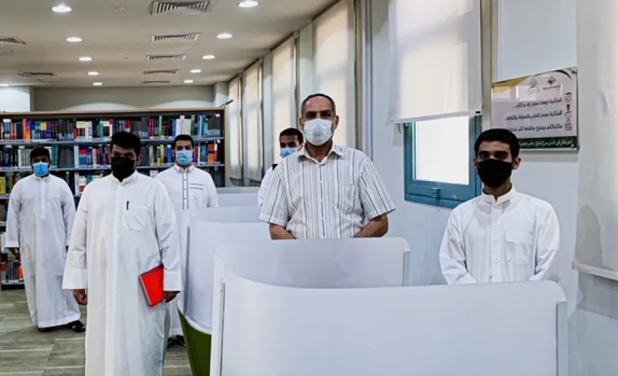 Engineering students visit the central library of the university
 -  طلاب كلية الهندسة بزيارة للمكتبة المركزية بالجامعة 