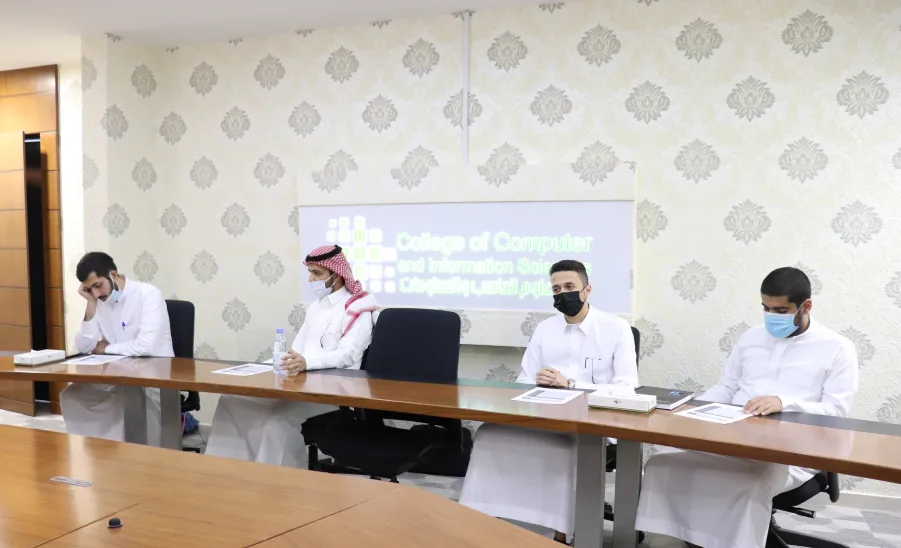 المجلس الاستشاري الطلابي لكلية علوم الحاسب والمعلومات CCIS يعقد جلسته الأولى للفصل الدراسي الأول للعام الجامعي 1443/1444هـ - 3