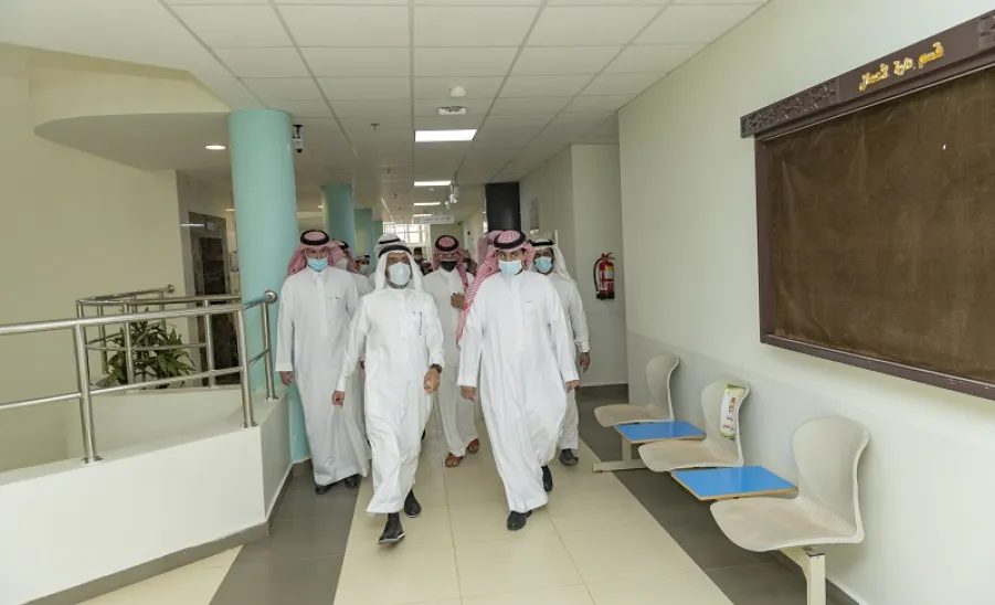 رئيس الجامعة يزور كلية العلوم والدراسات الإنسانية بحوطة سدير - AA