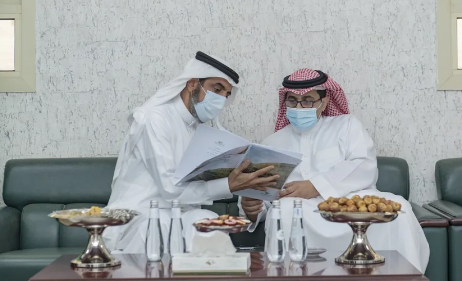  رئيس الجامعة يزور كلية العلوم والدراسات الإنسانية بحوطة سدير - AA
