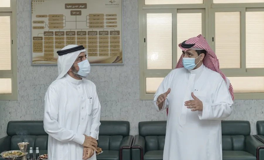  رئيس الجامعة يزور كلية العلوم والدراسات الإنسانية بحوطة سدير - AA
