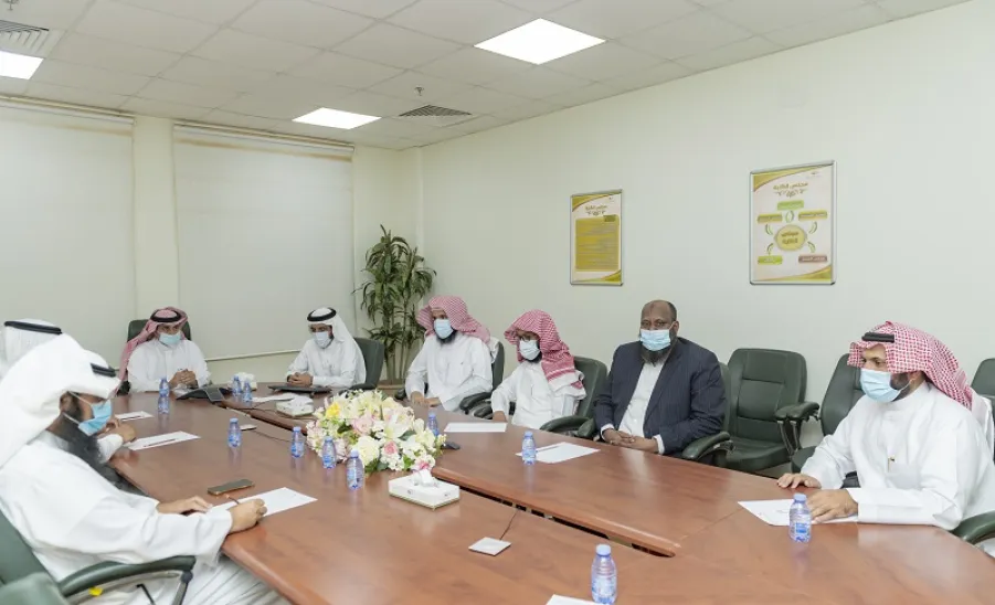  رئيس الجامعة يزور كلية العلوم والدراسات الإنسانية بحوطة سدير - AA
