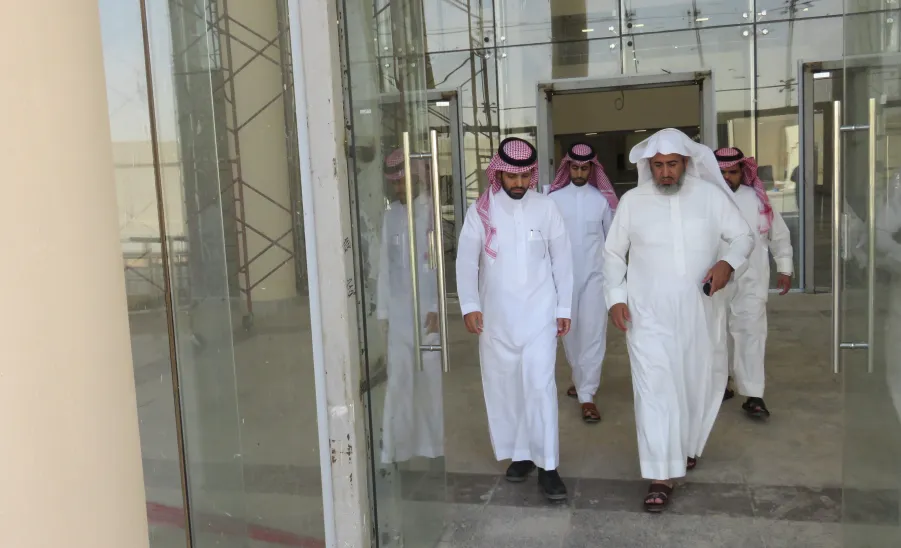 وكيل الجامعة يتفقد مراحل العمل في مشروع المباني العاجلة للطالبات - وكيل الجامعة يتفقد مراحل العمل في مشروع المباني العاجلة للطالبات