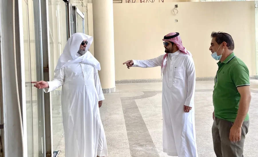 وكيل الجامعة يتفقد مراحل العمل في مشروع المباني العاجلة للطالبات - جامعة المجمعة