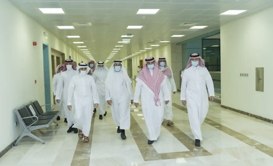 رئيس الجامعة يزور عمادة القبول والتسجيل  - ]U,M
