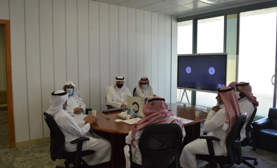 وكيل الجامعة للشؤون التعليمية يعقد اجتماعا لبحث ومناقشة تطوير الخدمات المقدمة للطلاب المنح - اجتماع الجهات المعنية لطلاب المنح 