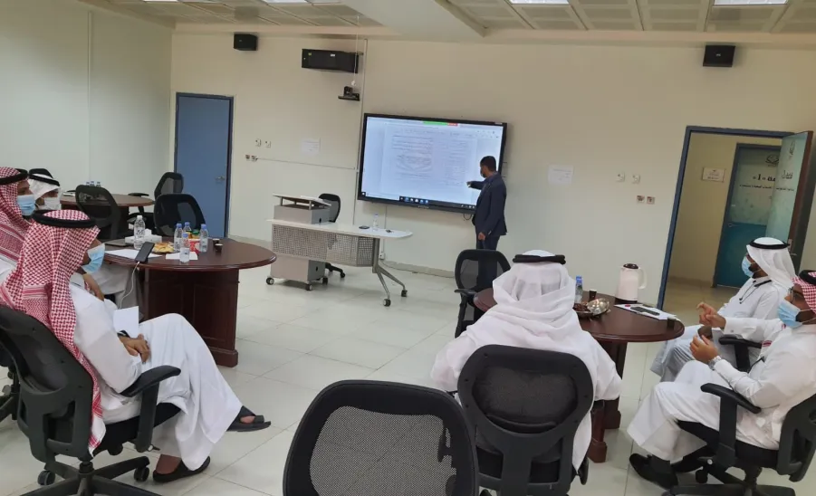 Vice Rector for Educational Affairs inspects the College of Business Administration's programs ready for academic accreditation
 - زيارة كلية إدارة الأعمال