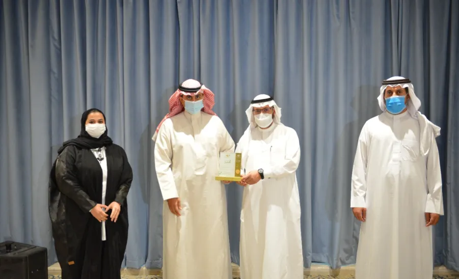 رئيس الجامعة يرعى حفل تكريم البرامج الحاصلة على الاعتماد الأكاديمي  - جامعة المجمعة