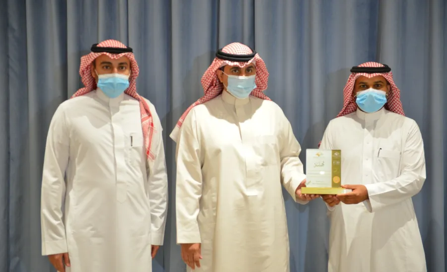 رئيس الجامعة يرعى حفل تكريم البرامج الحاصلة على الاعتماد الأكاديمي  - جامعة المجمعة