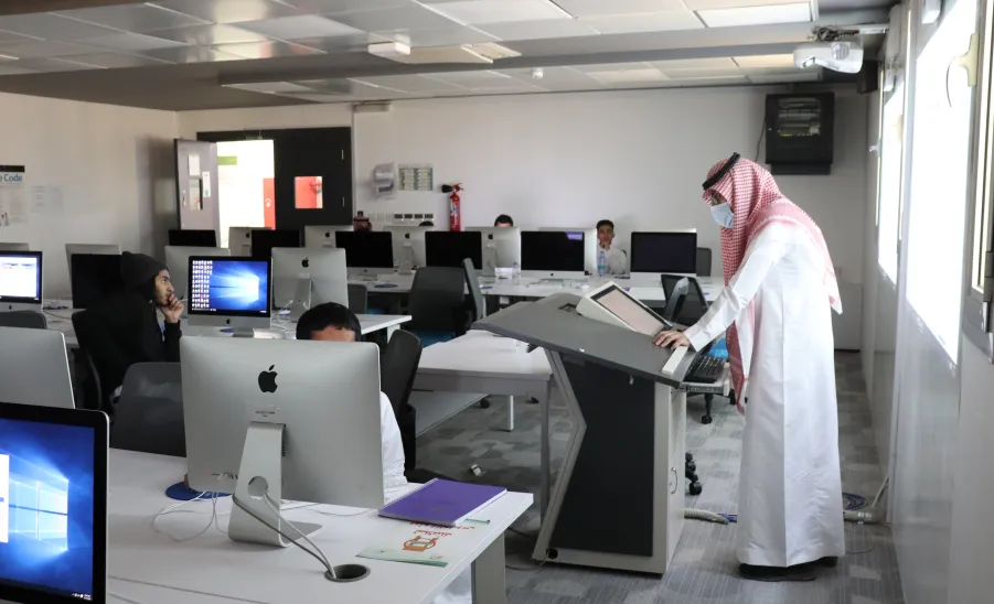 نادي الأمن السيبراني الطلابي بكلية علوم الحاسب والمعلومات CCIS يستكمل البرنامج التدريبي "تعلم لغة الجافا Java " لطلاب الكلية وطلاب الجامعة - 1