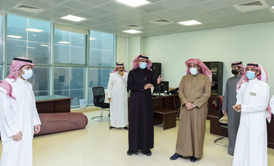 Vice-Rector visits the General Administration of Administrative and Financial Affairs
 -  وكيل الجامعة يزور الإدارة العامة للشؤون الإدارية والمالية