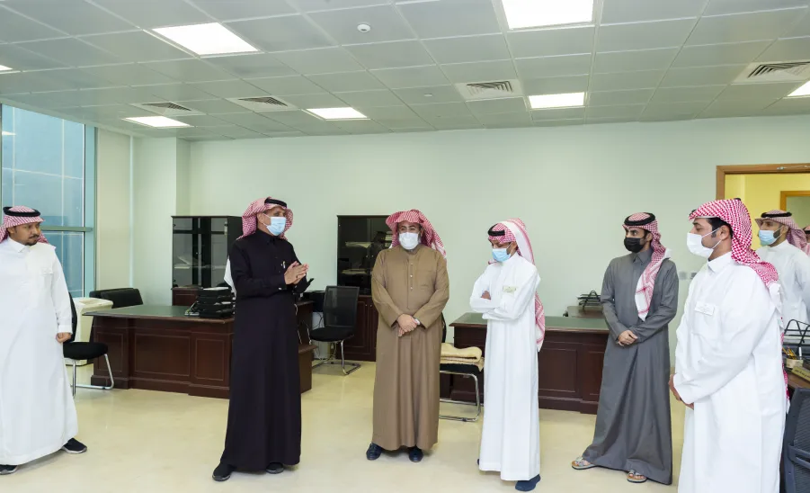 Vice-Rector visits the General Administration of Administrative and Financial Affairs
 -  وكيل الجامعة يزور الإدارة العامة للشؤون الإدارية والمالية
