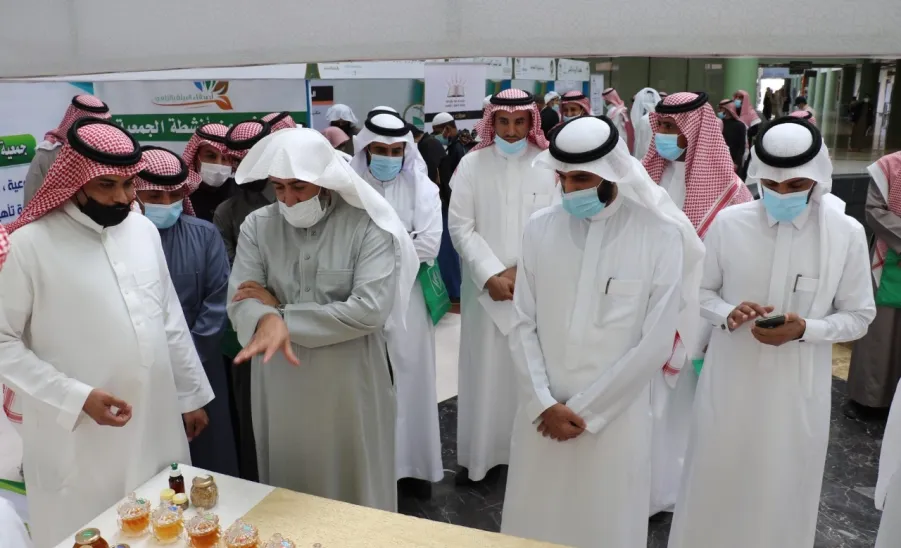  وكيل الجامعة يرعى فعاليات يوم التطوع السعودي والعالمي بكلية التربية بالزلفي -   وكيل الجامعة يرعى فعاليات يوم التطوع السعودي والعالمي بكلية التربية بالزلفي