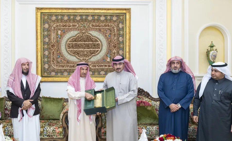 SHEIKH AL-FAWZAN RESEARCH CHAIR FOR INHERITANCE HOLDS FIRST SCIENTIFIC MEETING
 - a
