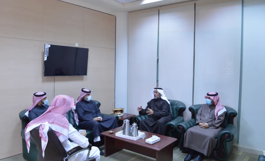 Vice Rector for Educational Affairs visits Colleges of Education and Business Administration -  تفقد الاختبارات