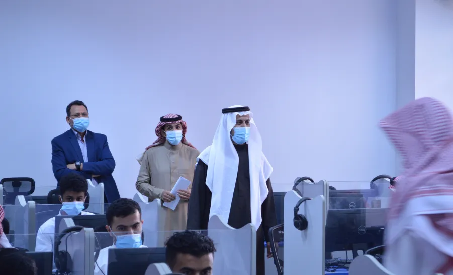 Vice Rector for Educational Affairs visits Colleges of Education and Business Administration -  تفقد الاختبارات