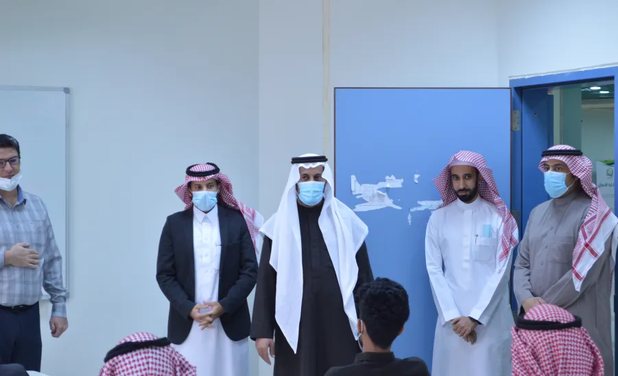 Vice Rector for Educational Affairs visits Colleges of Education and Business Administration -  تفقد الاختبارات