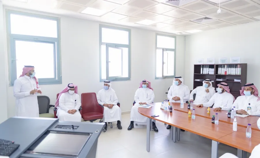 MU RECTOR ON A VISIT TO COLLEGES OF MEDICINE AND APPLIED MEDICAL SCIENCES
 - a
