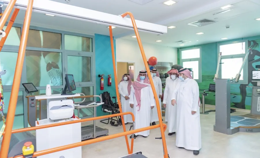 MU RECTOR ON A VISIT TO COLLEGES OF MEDICINE AND APPLIED MEDICAL SCIENCES
 - a