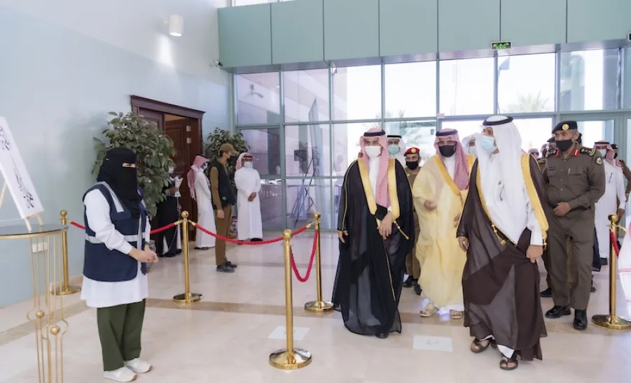 الجامعة تحتفل بمناسبة ذكرى اليوم الوطني الواحد و التسعين - a