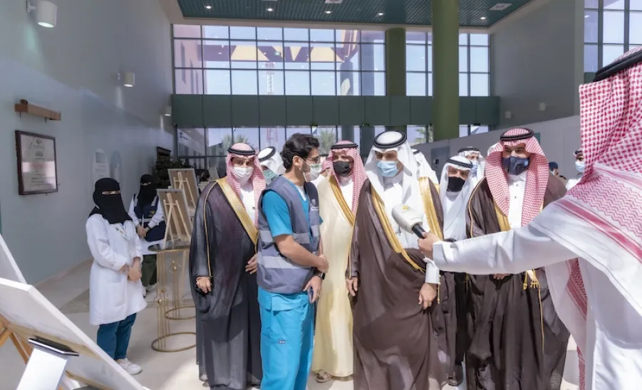 الجامعة تحتفل بمناسبة ذكرى اليوم الوطني الواحد و التسعين - a