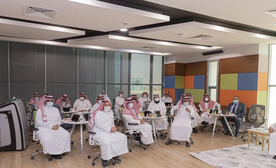 رئيس الجامعة يرعى ملتقى نحو التميز في البرامج الأكاديمية - a