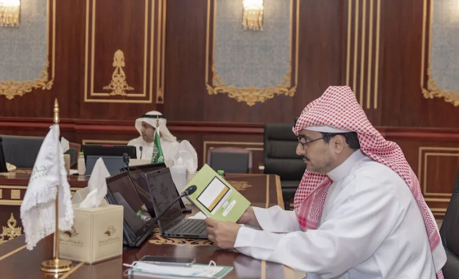 رئيس الجامعة يدشن عدداً من المنصات الرقمية ( الرباعية الرقمية ) - a