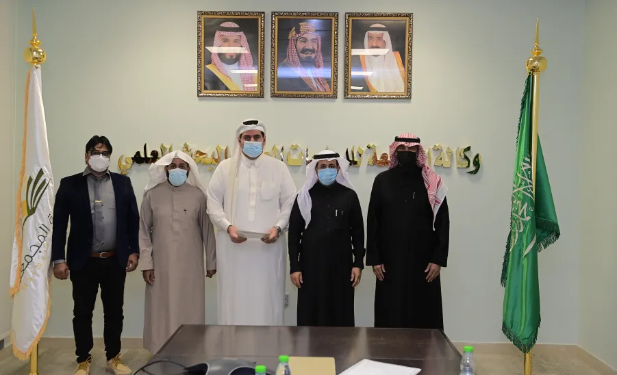 RESEARCH CHAIRS MANAGEMENT SIGNS MULTIPLE RESEARCH AGREEMENTS - جامعة المجمعة 